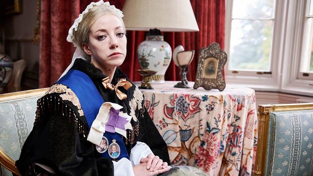 Imagen Según Philomena Cunk 1x3