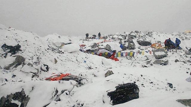 Imagen Réplicas: El terremoto en el Everest y Nepal 1x2