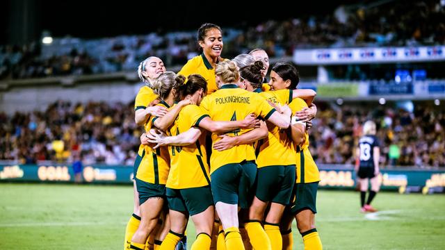 Imagen Matildas: el fútbol a nuestros pies 1x3