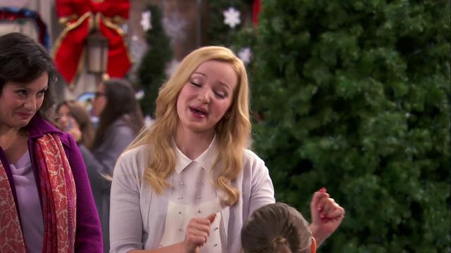 Imagen Liv y  Maddie 1x10